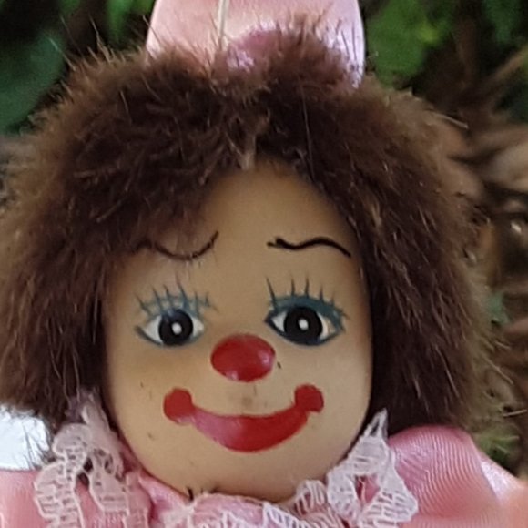 Sweet Little Harlequin Jester Clown Doll On A Swing Preowned - Picture 10 of 11